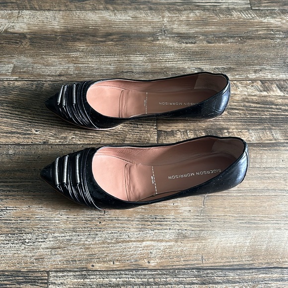 SIGERSON MORRISON PATENT LEATHER POINTED FLAT SZ. 6.5 - Picture 2 of 5
